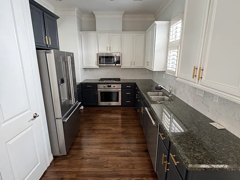 2810 Helena St — Photo 7