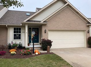 1701 Southpointe Cir NE, Canton, OH 44714