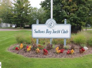738 N Yacht Club Dr UNIT 37, Suttons Bay, MI 49682
