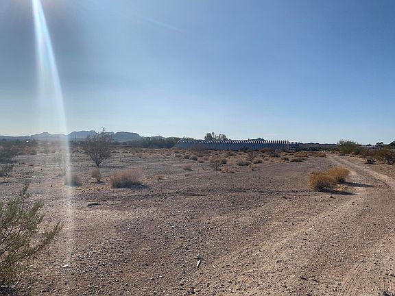3rd image of 25815 Zig Zag St