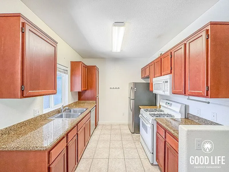7671 Mission Gorge Rd #106