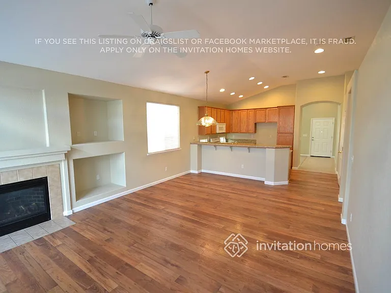 7479 Damascas Dr — Photo 2
