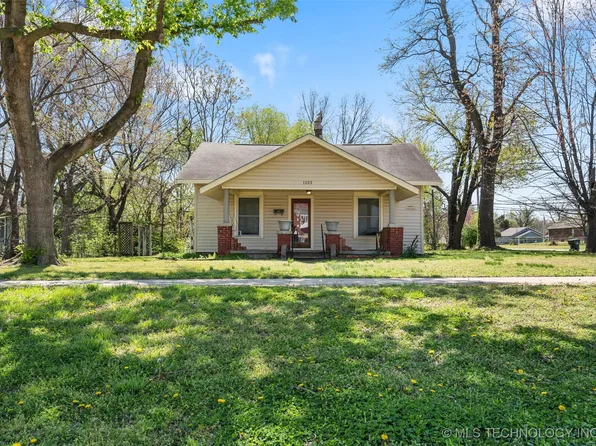 1223 W Center St, Collinsville, OK 74021