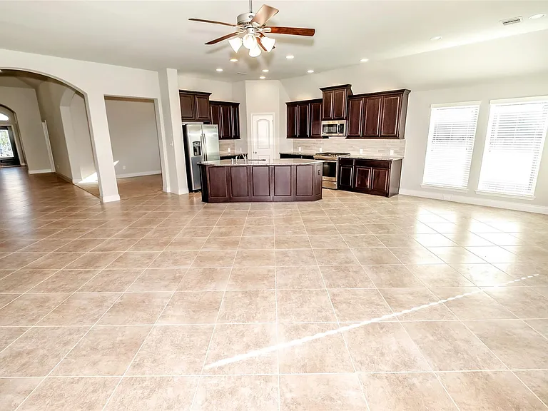 2911 River Flower Ln — Photo 2
