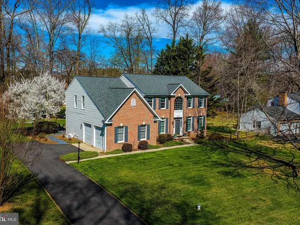 2207 Queensbury Dr, Fallston, MD 21047