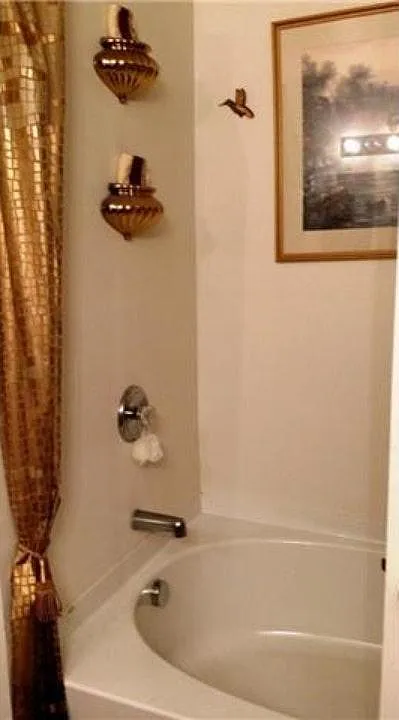 4 bed, 2.5 bath, 3178 sqft, $2,825 — Photo 4
