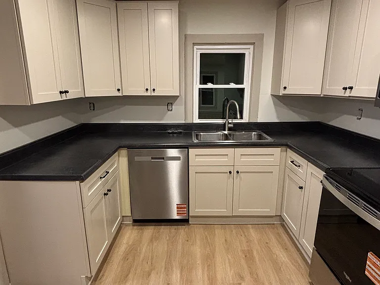 1210 E Chilhowie Ave — Photo 9