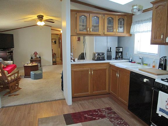 3rd image of 276 Robin Ln