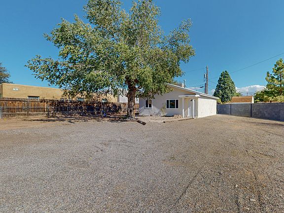 3rd image of 5002 El Paseo Dr NW