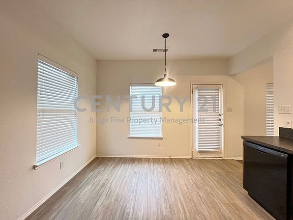 5th image of 3209 Hoover Dr