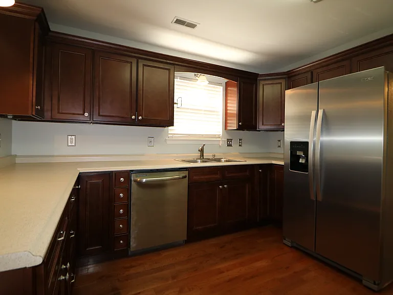 211 Martin Rd — Photo 8