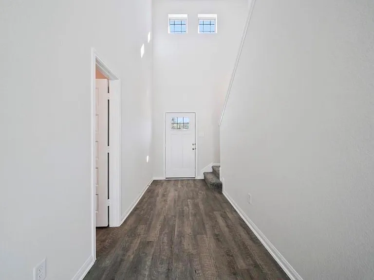 25290 Pomegranate Pl — Photo 2