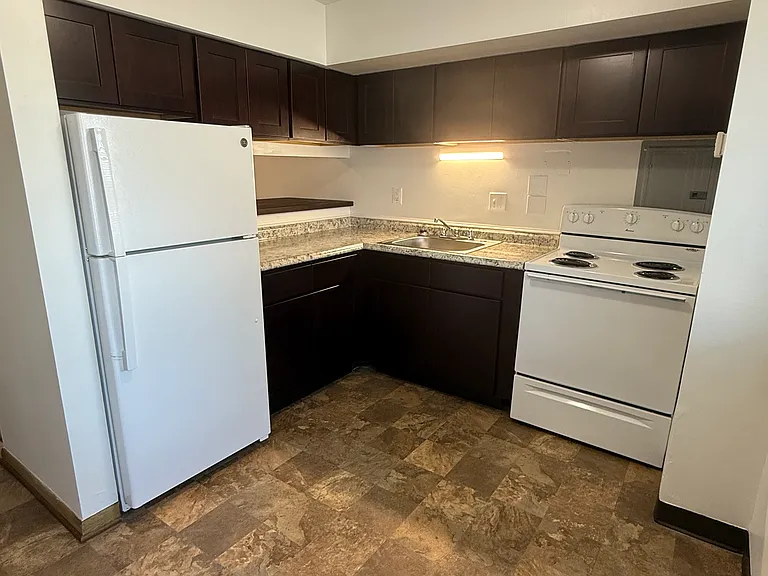 242 Noble Ave #111 — Photo 4