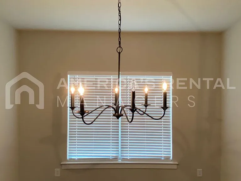 1300 Brookhaven Dr — Photo 9