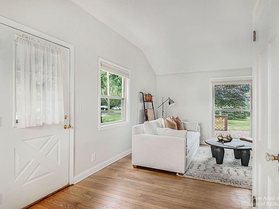 4th image of 2426 Pittsfield Blvd
