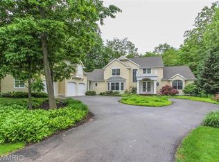 3900 Foxglove Ct NE, Grand Rapids, MI 49525