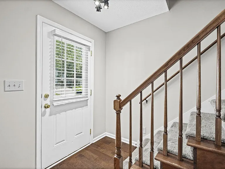 5180 Laurel Bridge Ct SE — Photo 5