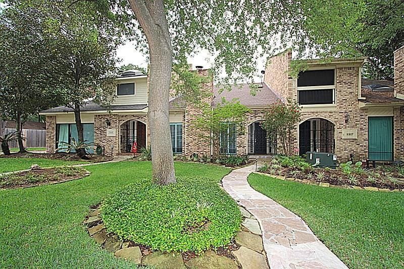 2nd image of 10105 Valley Forge Dr