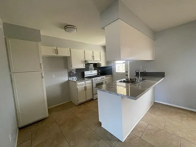 4823 W Coronado Rd — Photo 6