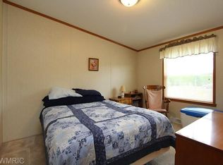 3290 Auntie Jo Ln, Kent City, MI 49330
