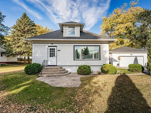 426 Cleveland St, Enderlin, ND 58027
