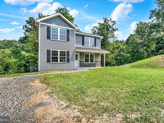 2nd image of 868 Sleepy Hollow Dr