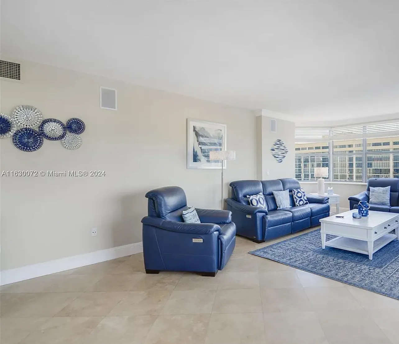 3 bed, 2.5 bath, 1780 sqft, $5,000 — Photo 2