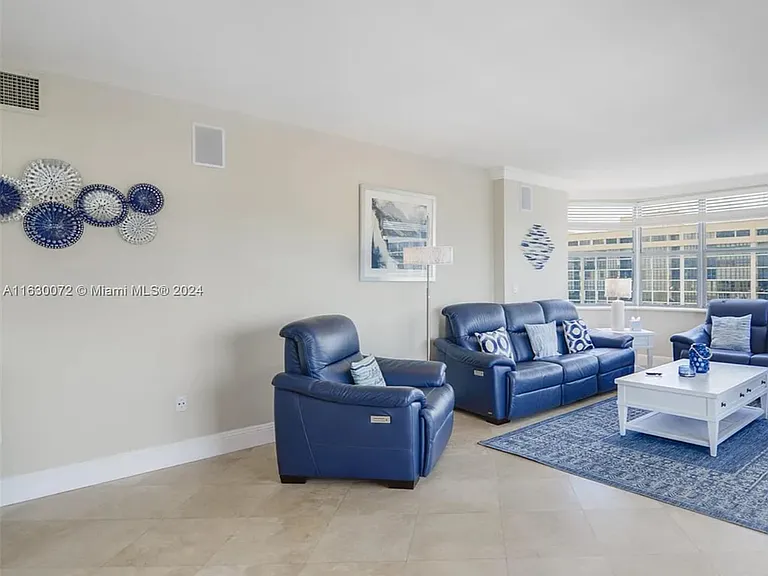 1985 S Ocean Dr #10E — Photo 2