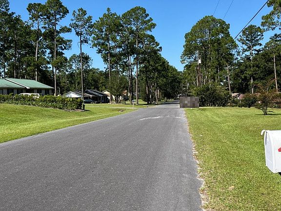 4th image of 1613 Forest Ln