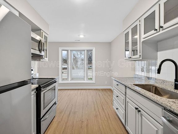 2nd image of 90 Sutters Mill Rd