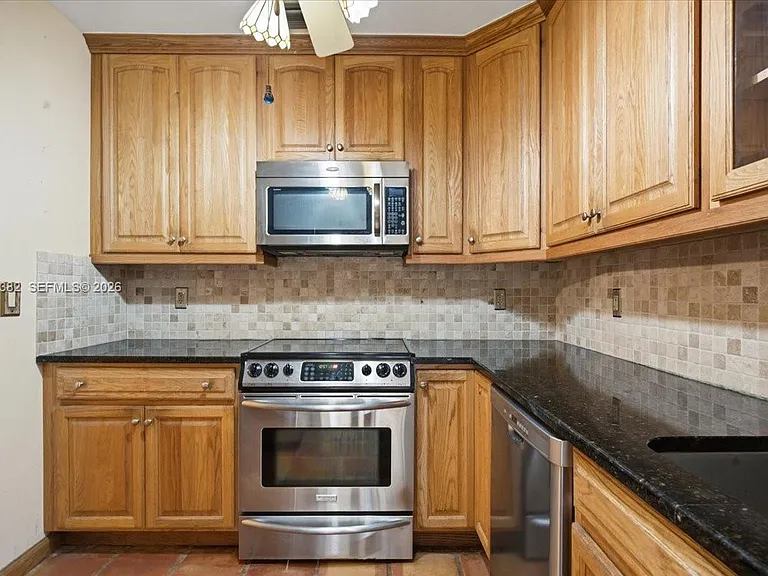2550 Trapp Ave — Photo 7