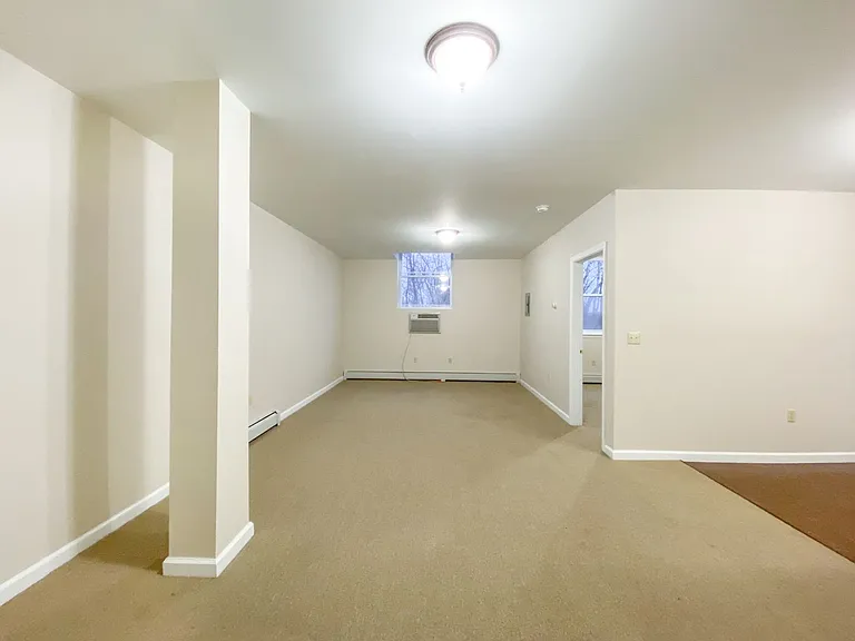 990 Wethersfield Ave — Photo 1