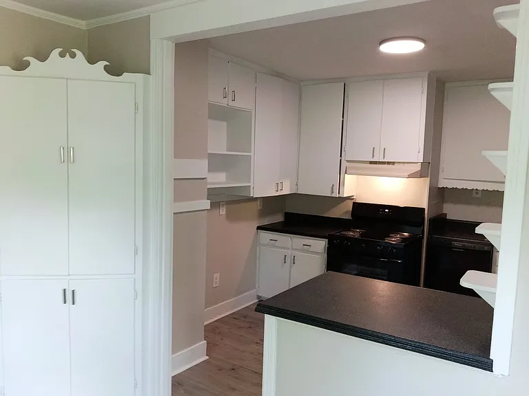 402 Green Acres Dr — Photo 4