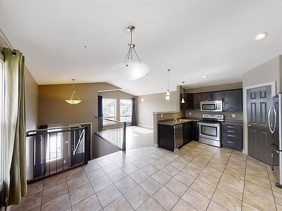 3rd image of 11202 A 75a Ave #B