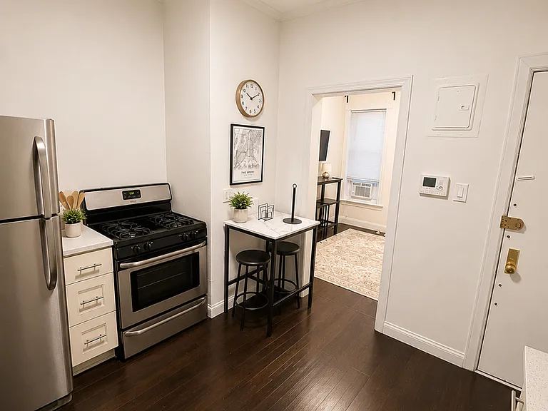2418 Cambreleng Ave — Photo 12