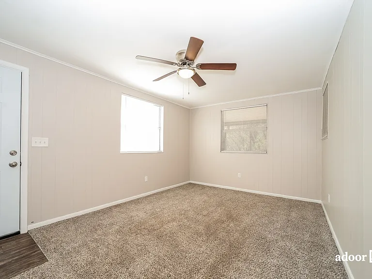 7426 Burlingame Dr S — Photo 10