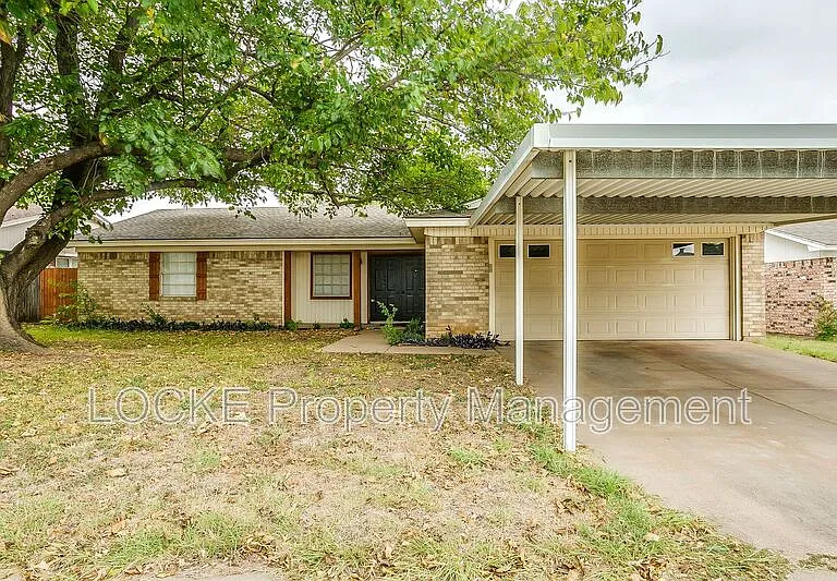 512 Stallion Ln — Photo 1