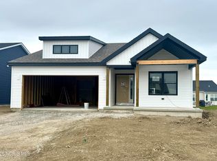 5033 Easton Dr, Oregon, OH 43616