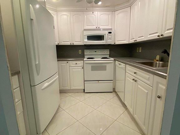 5th image of 451 Saxony Way #J-451