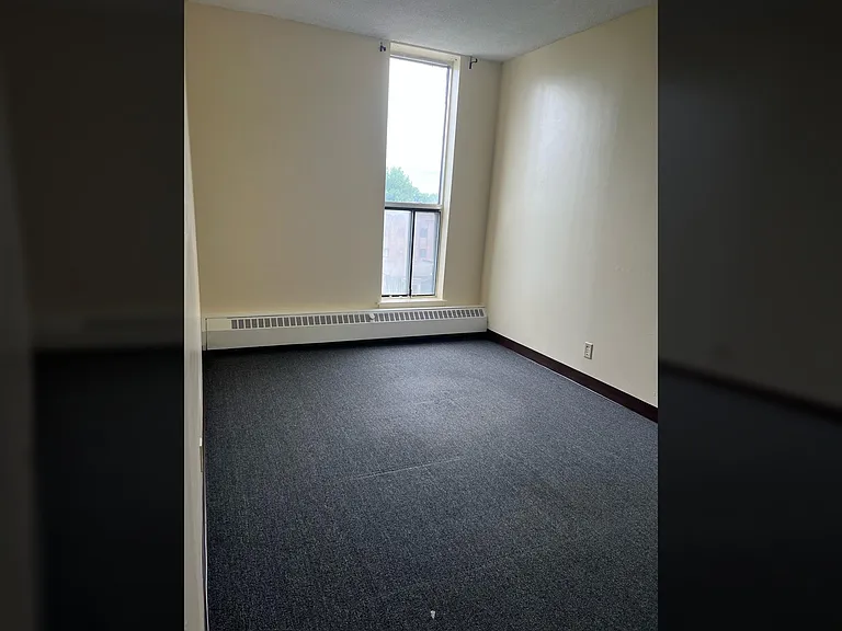 401 Princess St — Photo 17