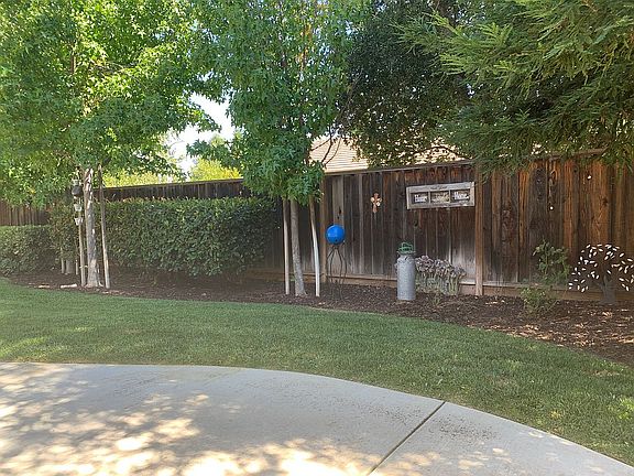 4th image of 1013 Sleepy Hollow Rd