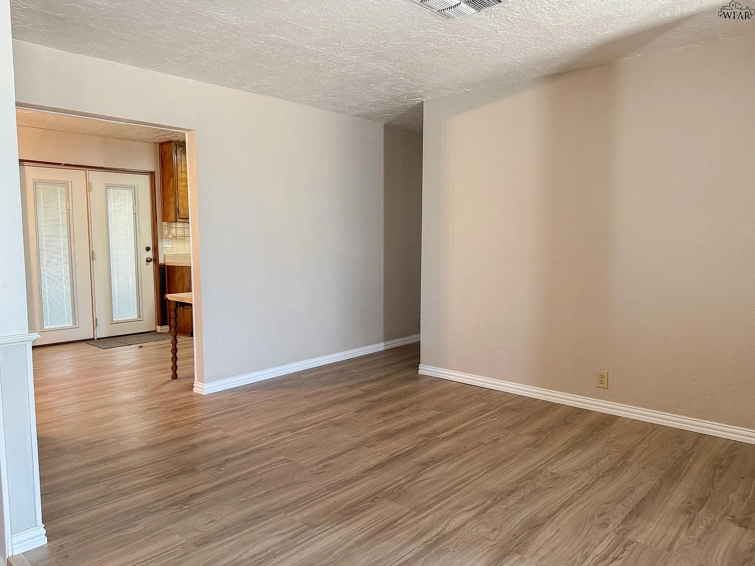 3 bed, 2.0 bath, 1687 sqft, $1,750 — Photo 4