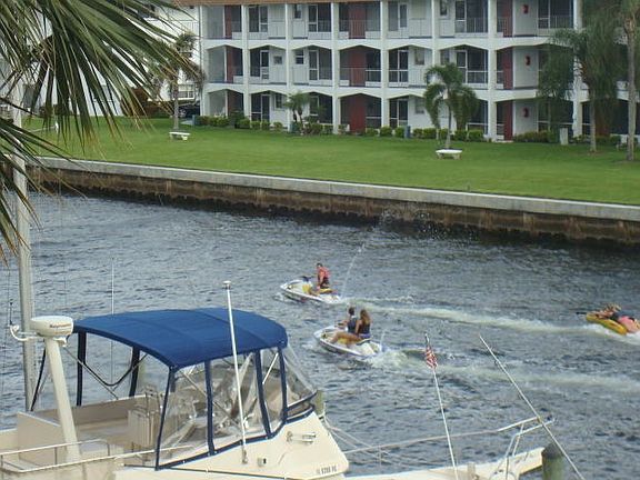 2nd image of 104 Paradise Harbour Blvd