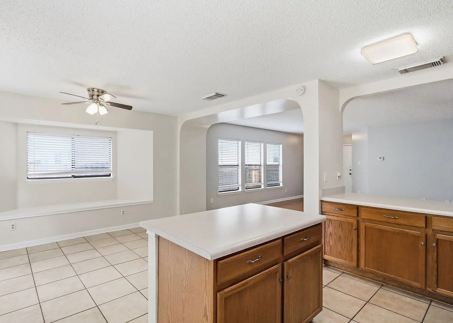 Adorable 1-Story — Photo 4