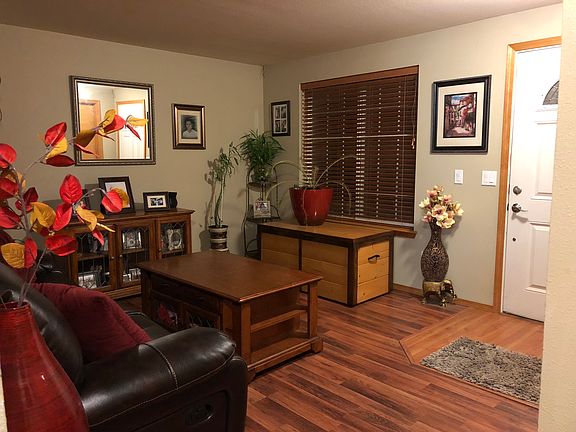 5th image of 402 S 82nd Ave