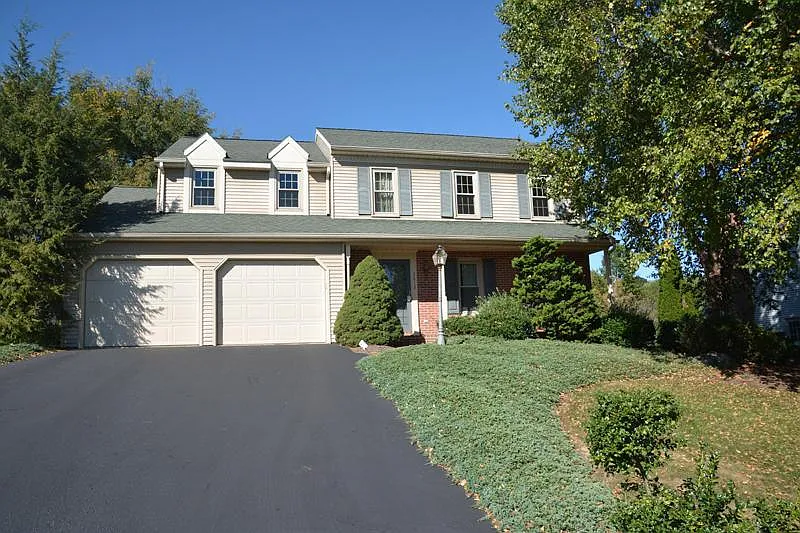 3613 Peregrine Cir photo 1