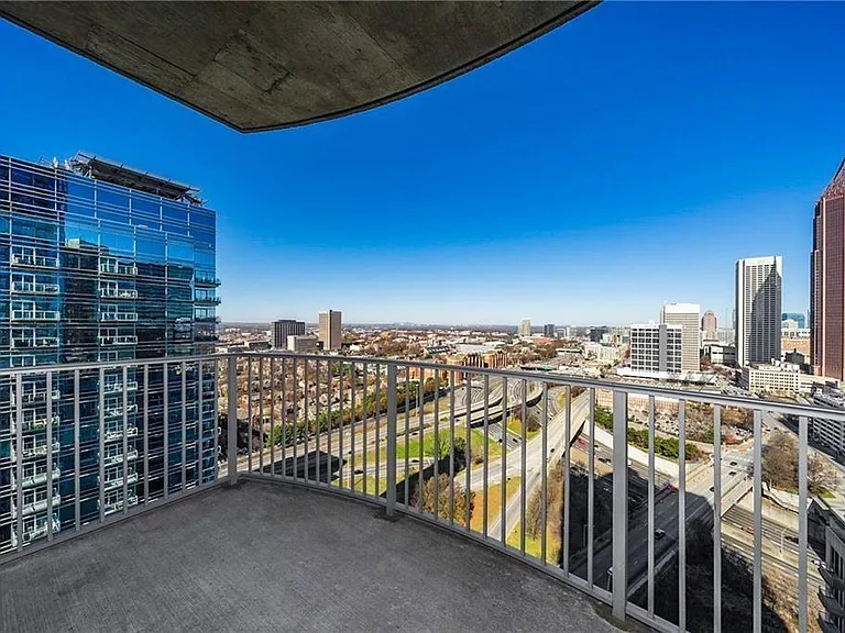 400 W Peachtree St NW #2504 — Photo 6