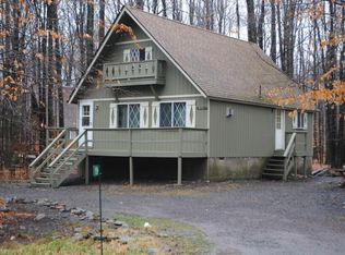 159 Maxatawny Dr, Pocono Lake, PA