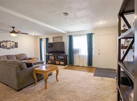 2nd image of 2718 Mimosa Dr