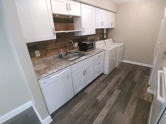2nd image of 188 Canterbury Ln APT A